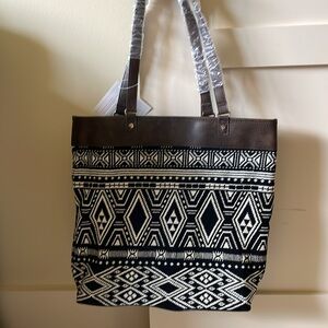 Thirty-one Reversible Tote, Rio Weave, with matching Crossbody